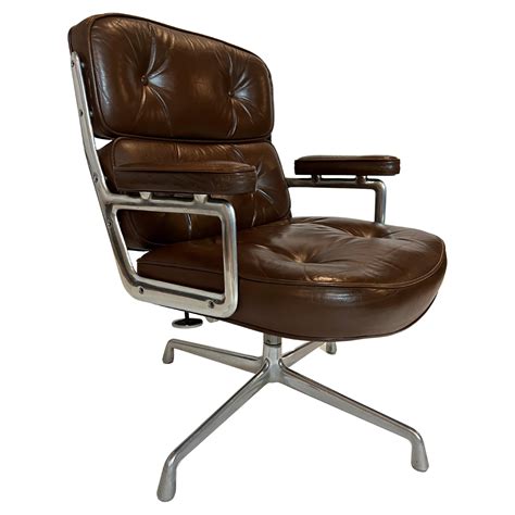 fake herman miller eames executive chair - Herman Miller time life chair.